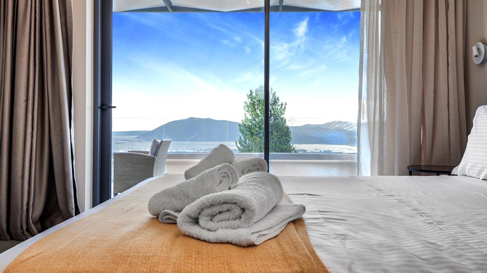 Ecstasy Luxury Villas Apolpaina Bagian luar foto